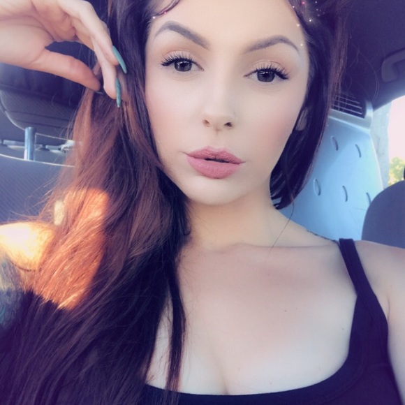 Meet your Posher, Luna - Picture 2 of 3